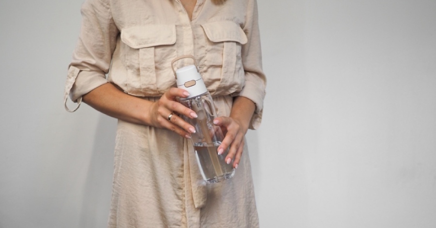 Czysta woda na wyciągnięcie ręki. 10 powodów, dla których warto używać butelek filtrujących wodę Dafi